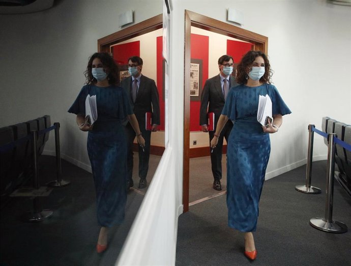 La ministra portavoz, María Jesús Montero; y el ministro de Sanidad, Salvador Illa, a su llegada para comparecer en rueda de prensa posterior al Consejo de Ministros celebrado en Moncloa, Madrid (España), a 14 de julio de 2020.