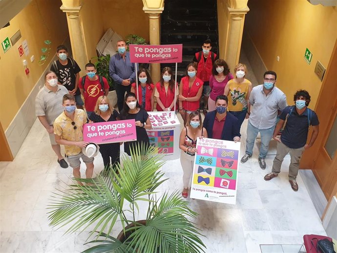 Np Igualdad: El Instituto Andaluz De La Juventud (Iaj) Presenta En Cádiz La Campaña Te Pongas Lo Que Te Pongas, Vístete Para La Ocasión
