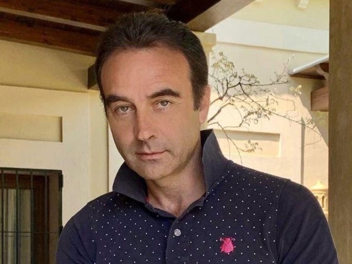 El diestro Enrique Ponce, en una imagen compartida en sus redes sociales con motivo de una campaña solidaria
