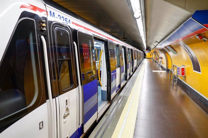 La estación de metro de Sol de Madrid durante la crisis del coronavirus a 15 de marzo de 2020.