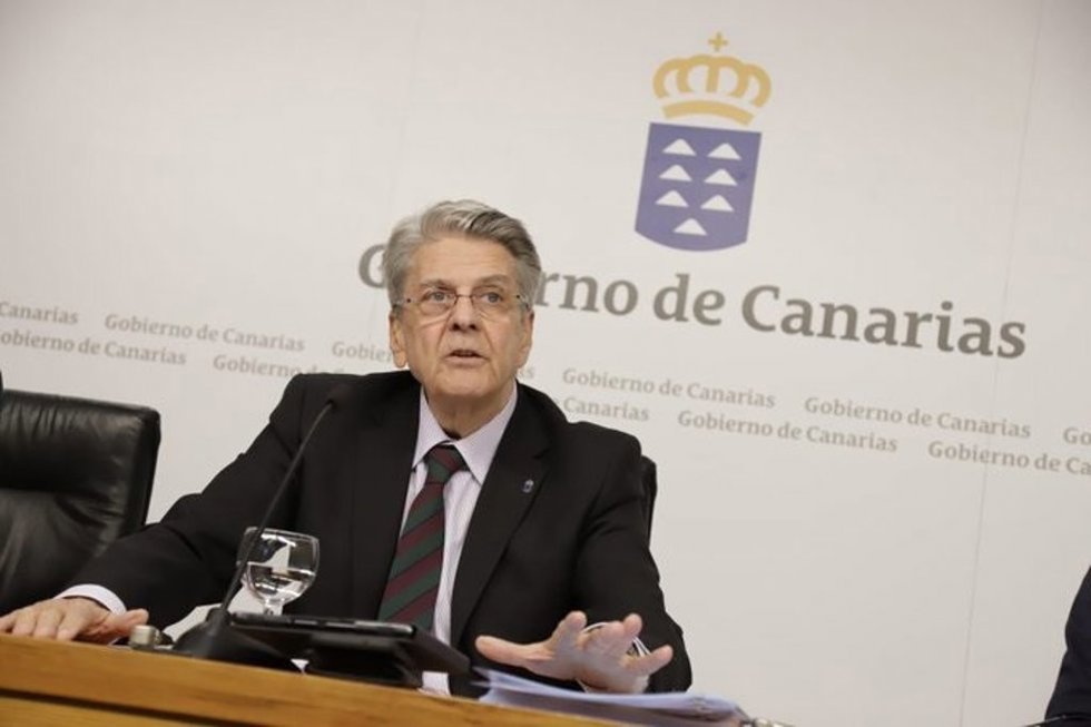 El portavoz del Gobierno de Canarias, Julio Pérez, en rueda de prensa