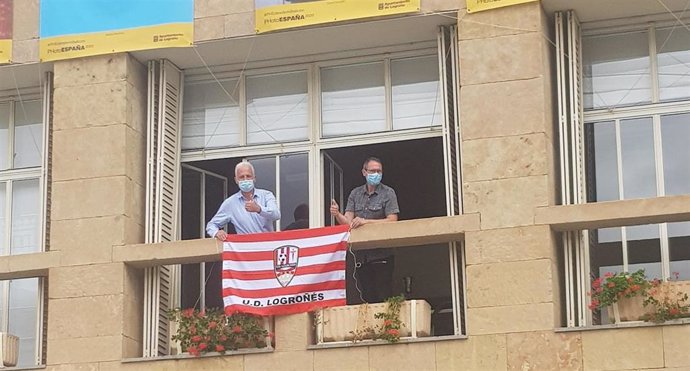 El Ayuntamiento de Logroño luce la bandera de la UDL en apoyo ante su posible ascenso a 2 División