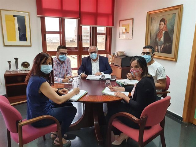 El delegado de Cultura y Patrimonio Histórico, Jesús Estrella, con su equipo