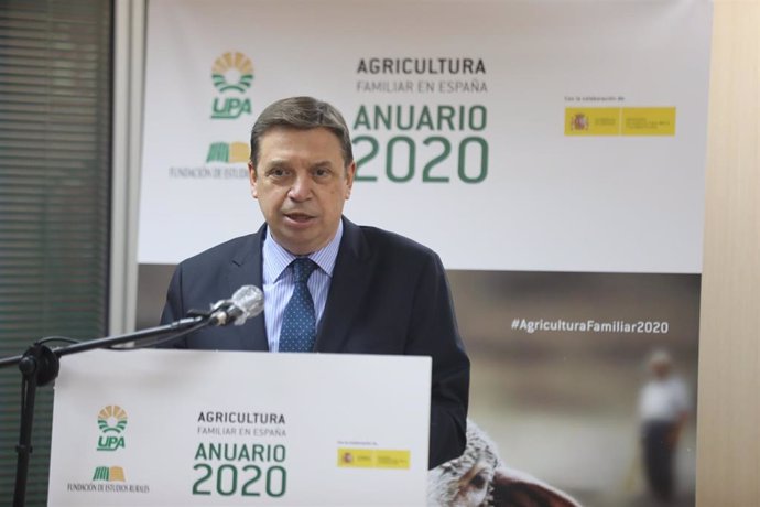 El ministro de Agricultura, Pesca y Alimentación, Luis Planas, clausura el acto de presentación del Anuario UPA 2020-Agricultura familiar en España en la Sede de UPA, Madrid (España), a 15 de julio de 2020.