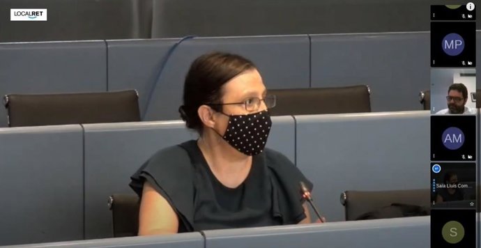 La comissionada de Promoció de l'ocupació i polítiques contra la precarietat, Raquel Gil, en la comissió d'Economia i Hisenda de Barcelona
