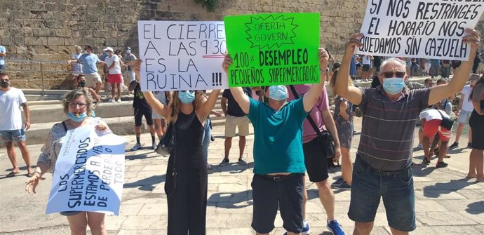 Manifestación en el Parc de la Mar