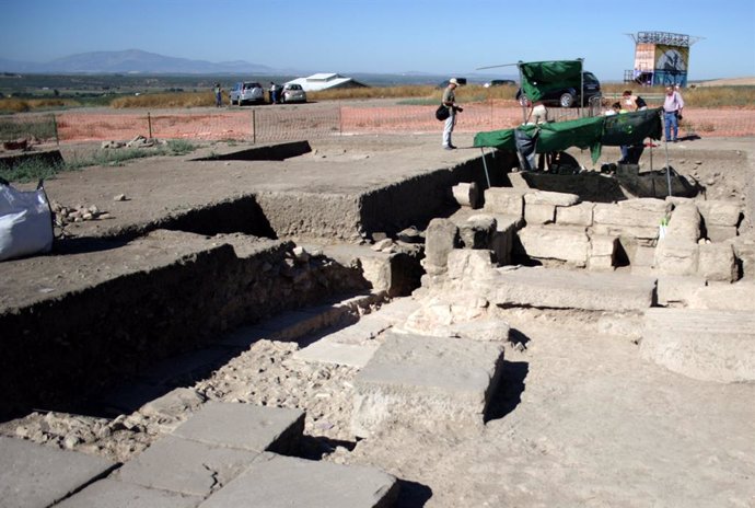 Trabajos en el yacimiento arqueológico de Cástulo/Archivo