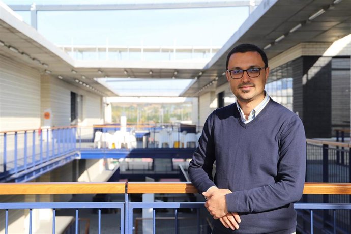 El profesor doctor del Departamento de Gestión Empresarial de la Universidad Loyola y miembro del grupo de investigación 'Marketing for Society' Morteza Yazdani, en una imagen de archivo