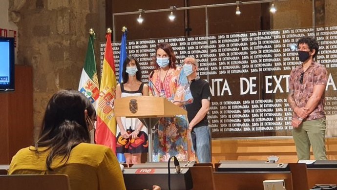 La consejera de Cultura, Nuria Flores, en la rueda de prensa.