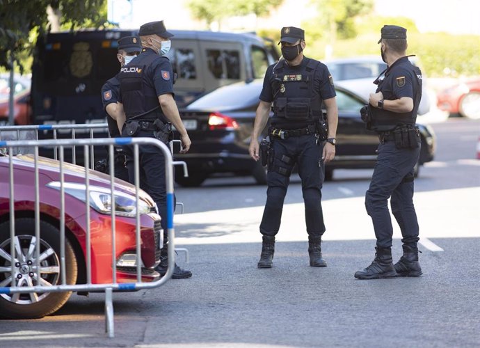 Agentes de la Policía Nacional de servicio, en Madrid (España), a 14 de julio de 2020.