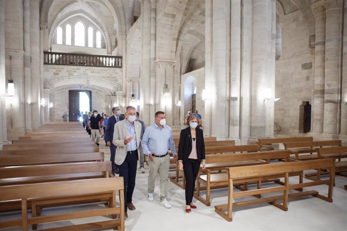 La iglesia del Monasterio de Irache estrena pavimentación, iluminación y mobiliario.