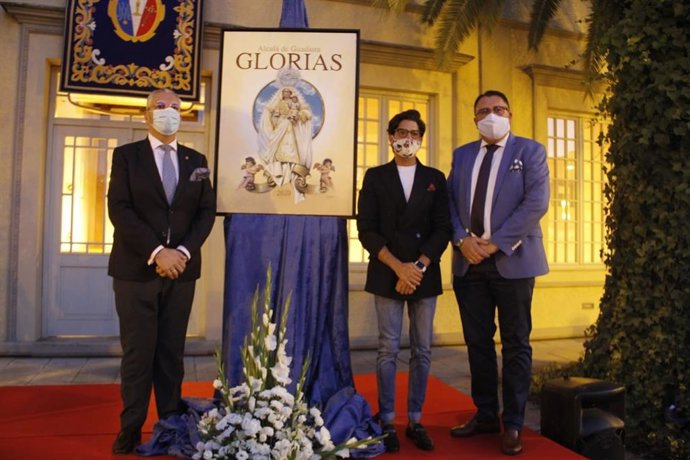El acto ha contado con la presencia del delegado de Fiestas Mayores del Ayuntamiento, Enrique Pavón, el presidente del Consejo General de Hermandades y Cofradías, Antonio Rivas, el hermano mayor de la Divina Misericordia, Santiago Navarro.