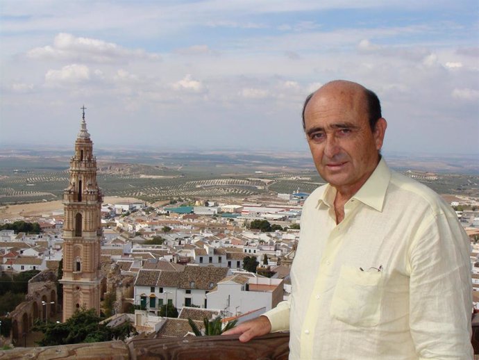 El presidente del Consejo Regulador de la Denominación de Origen Estepa, José María Loring.