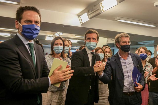 El presidente nacional del PP, Pablo Casado, el presidente de la Xunta de Galicia, Alberto Núñez Feijóo, y el secretario general del PP, Teodoro García Egea, durante la reunión del Comité Ejecutivo del PP. En Madrid (España), a 15 de julio de 2020.