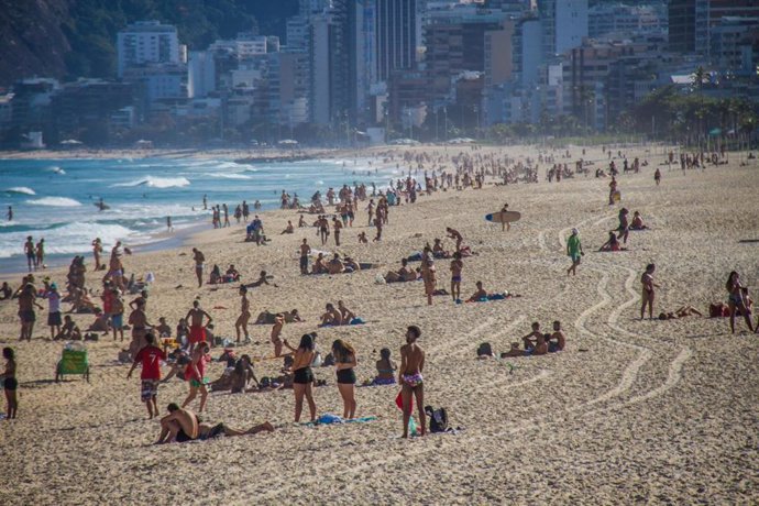 La playa de Ipanema, en Río de Janeiro, durante la pandemia de coronavirus en Brasil