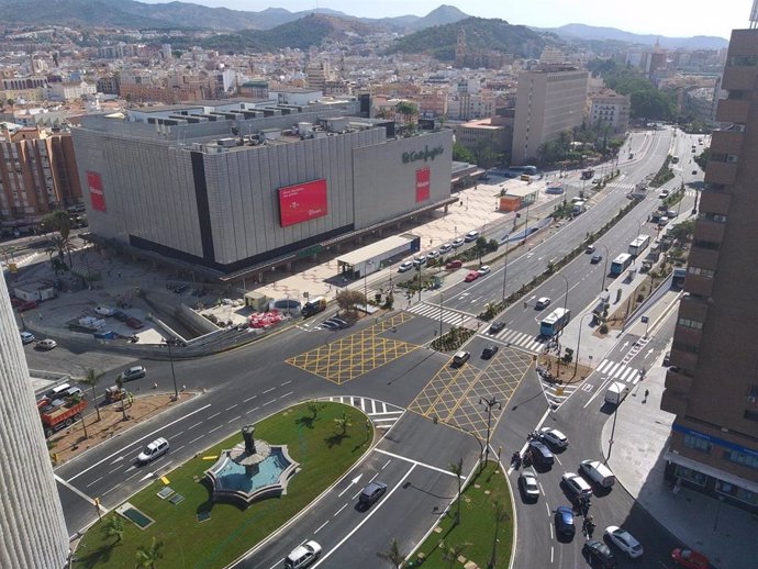 Aspecto de la avenida de Andalucía de Málaga capital liberada tras diez años de obras del metro