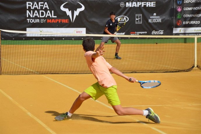 Imagen de un partido del circuito Rafa Nadal Tour by Mapfre