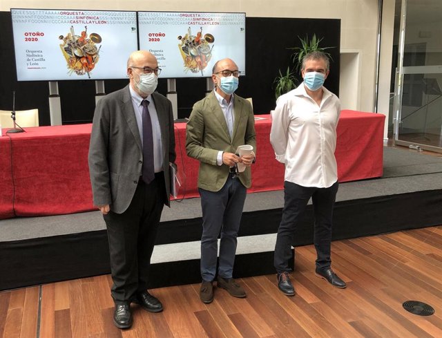 De izquierda a derecha: el director de la Fundación Siglo, Juan González-Posada; el consejero de Cultura y Turismo, Javier Ortega, y el gerente de la OSCyL, Jordi Gimeno.