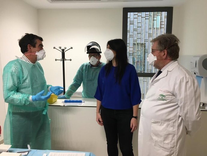 La delegada territorial de Justicia en Córdoba, Purificación Joyera, visita el Instituto de Medicina Legal y Ciencias Forenses