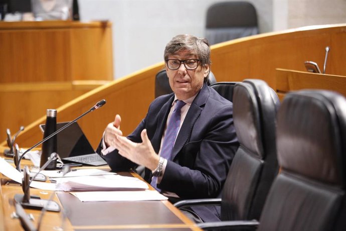 El vicepresidente de Aragón y consejero de Industria, Arturo Aliaga.