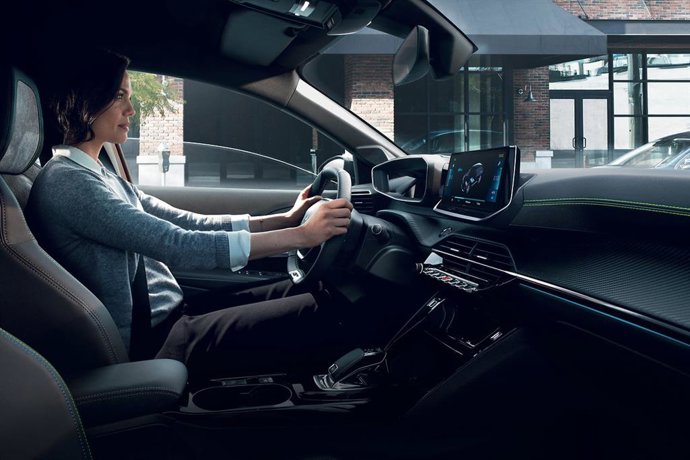 Imagen del interior de un modelo de Peugeot.