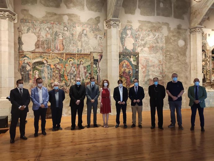 Autoridades en la reapertura del Convento de Santa Clara en Salamanca.