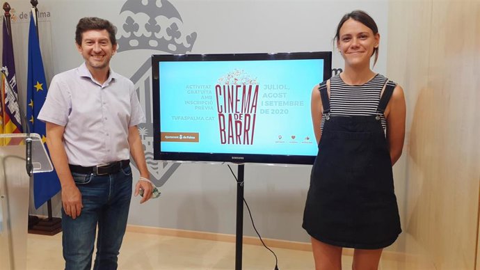 El regidor de Participación Ciudadana y Gobierno Interior, Alberto Jarabo, y la directora general de Participación Ciudadana, Cludia Costa.