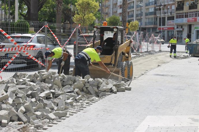 Obras de pavimentación en la Plaza del Punto.
