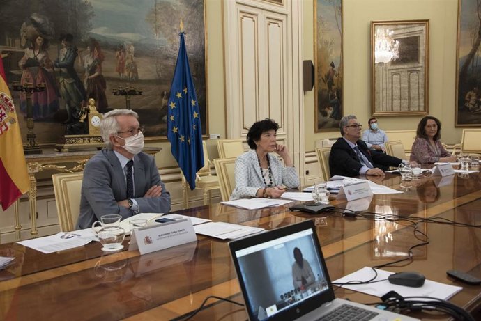 La ministra de Educación y Formación Profesional, Isabel Celaá, durante la reunión telemática con los consejeros autonómicos en la Conferencia Sectorial de Educación.