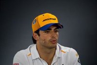 Carlos Sainz: "Sufrimos más de lo esperado en los primeros libres"