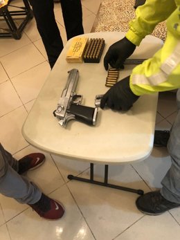 Arma incautada al expresidente Abdalá Bucaram