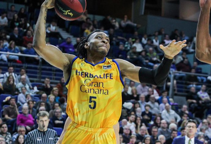 Okoye jugando con el Gran Canaria