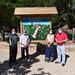 El programa Regenera de la Diputación acondiciona en Valdepeñas de Jaén el área recreativa del Vadillo.