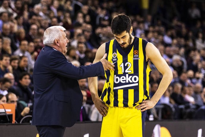 Kalinic en el Fenerbahce