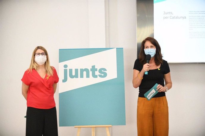 Elsa Artadi y Marta Madrenas (JxCat) en una presentación telemática