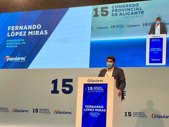 El presidente del Partido Popular, Fernando López Miras, asiste al XV Congreso del PP en Alicante