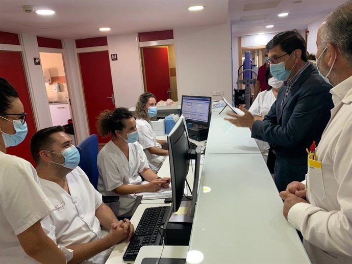 El consejero de Salud, Manuel Villegas,  visita el Hospital Rafael Médez de Lorca