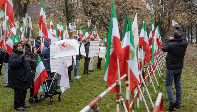 Protest in solidarity with Iranian demonstrators in Hamburg