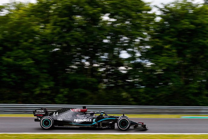 Fórmula 1/GP Hungría.- Hamilton alcanza las 90 'poles' y Sainz saldrá noveno en 