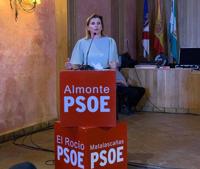 Azucena León, secretaria general del PSOE de Almonte