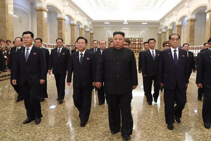 Corea.- Kim Jong Un estudia con su cúpula militar de Gobierno nuevas medidas de 
