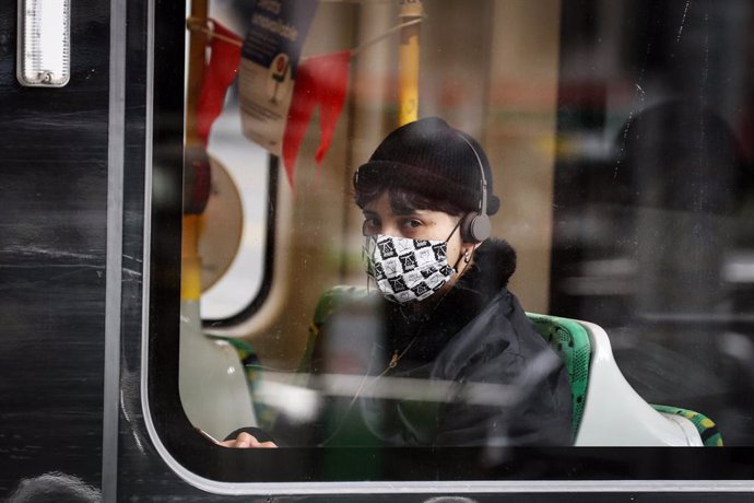 Melbourne makes masks mandatory