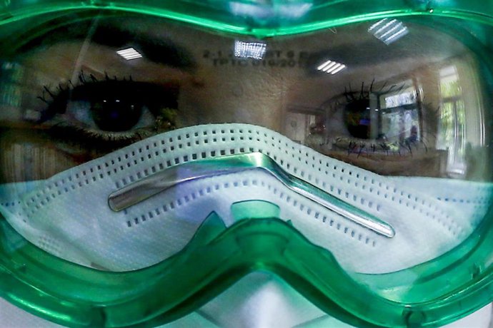 Una trabajadora sanitaria en un hospital público de Moscú