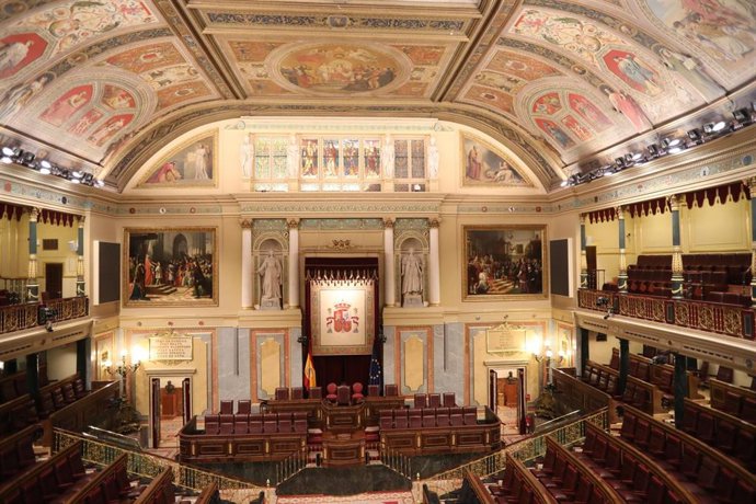 Plano general del hemiciclo del Congreso de los Diputados vacío