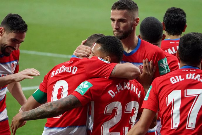 Fútbol/Primera.- (Crónica) El Celta se salva y un histórico Granada acompaña a l