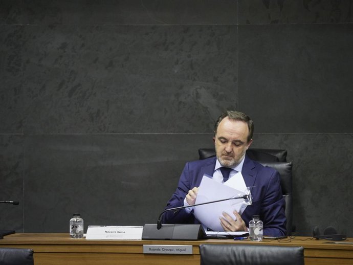 El portavoz de Navarra Suma, Javier Esparza, en un pleno del Parlamento de Navarra.