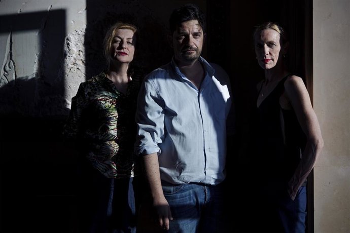 Elenco de 'Please, Please, Please', espectáculo coreográfico que recala en los Teatros del Canal