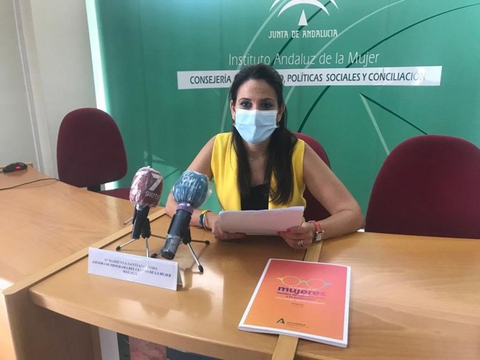 María Encarnación Santiago, del IAM, presenta un informe sobre la mujer