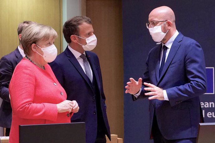 Cumbre UE.- Merkel y Macron afirman que hay "esperanzas" de acuerdo este lunes p