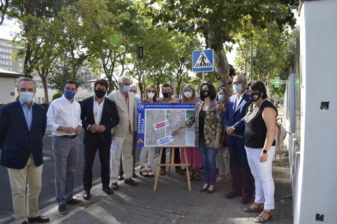 Acto de dirigentes populares sobre el metro de Sevilla